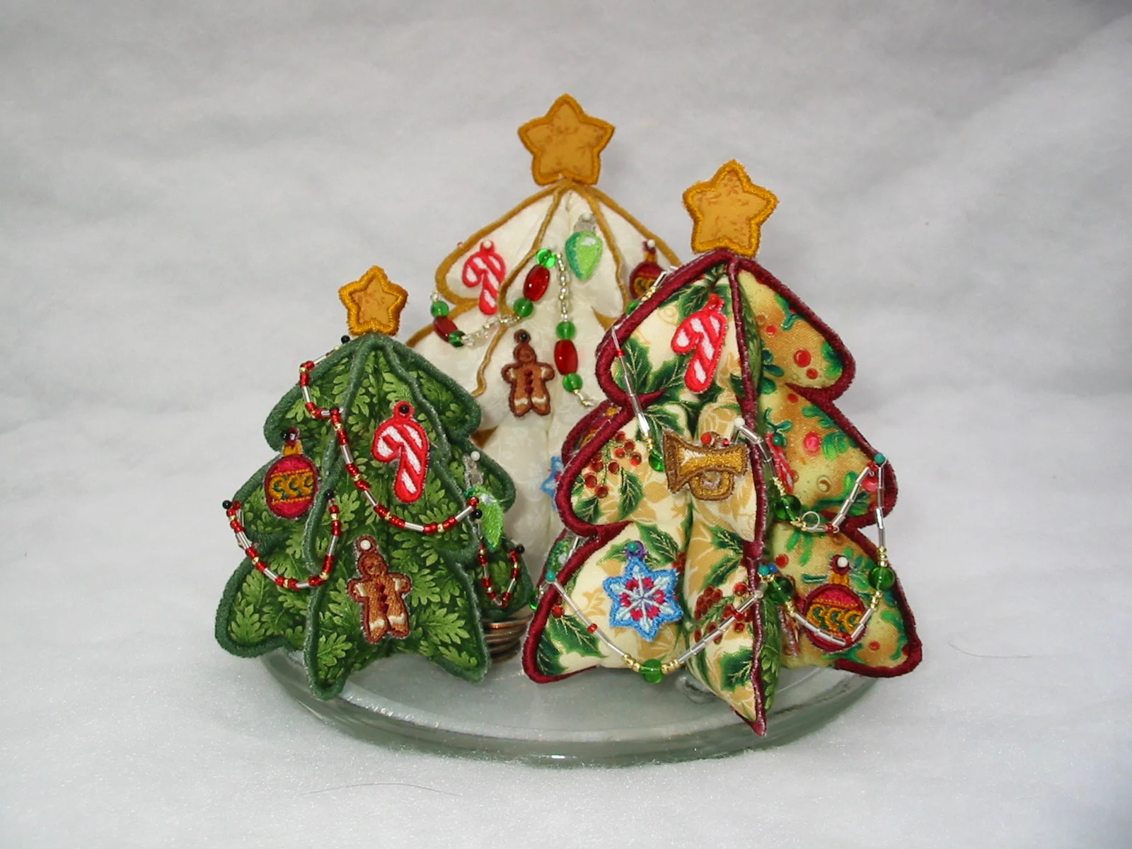 Get into the Holiday Spirit with Royal Present’s Adorable Christmas Machine Embroidery Designs