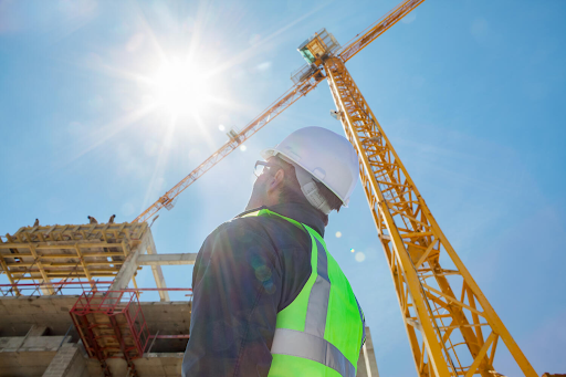 Sicher und effizient: Baukran mieten für Ihr nächstes Großprojekt