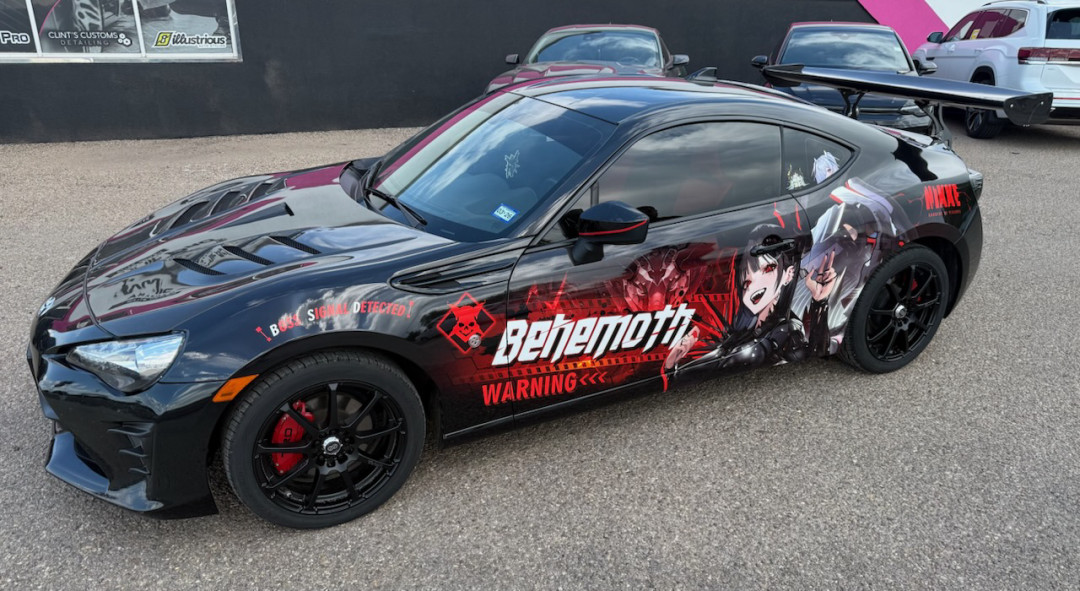 Dodge Challenger im Itasha-Look: Anime-Folierung für echte Individualisten