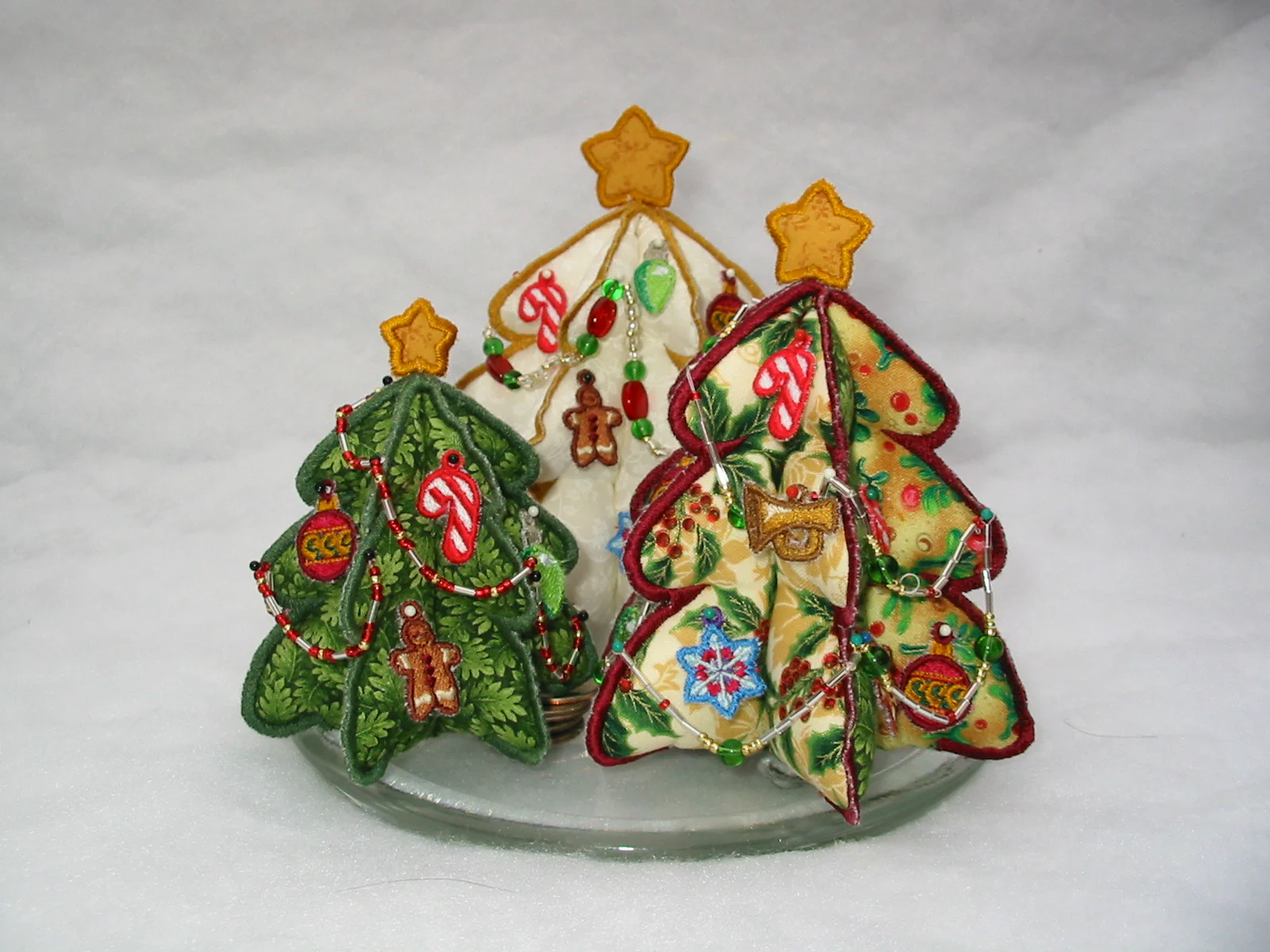 Get into the Holiday Spirit with Royal Present’s Adorable Christmas Machine Embroidery Designs