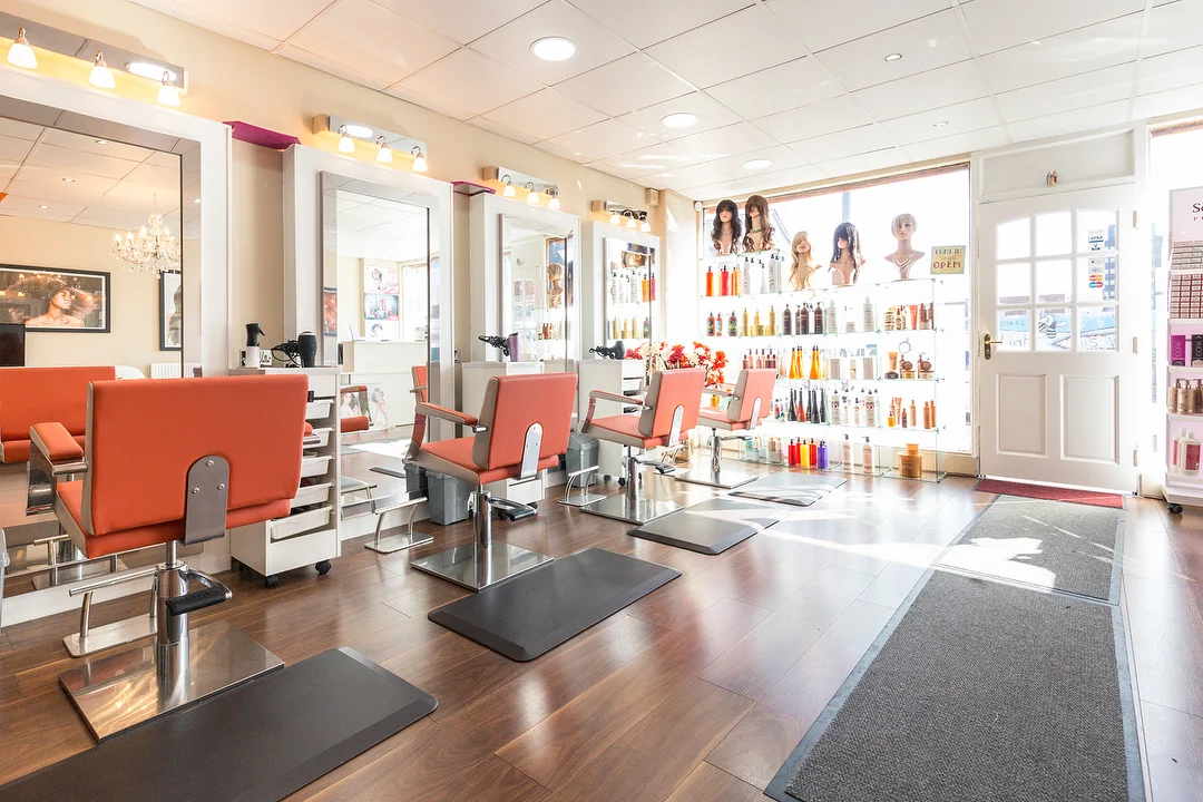 Ihr Traumsalon mit perfekter Fußpflege Einrichtung & Friseureinrichtung gestalten