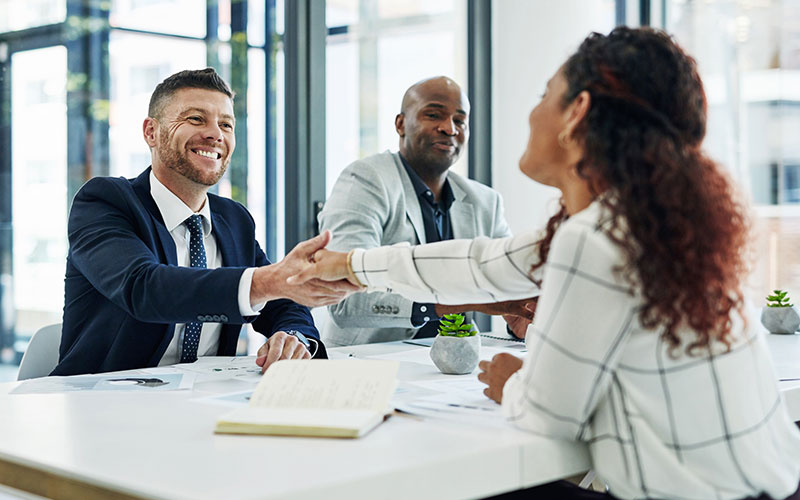 Headhunter vs. klassische Personalvermittlung: Die Vorteile im Überblick